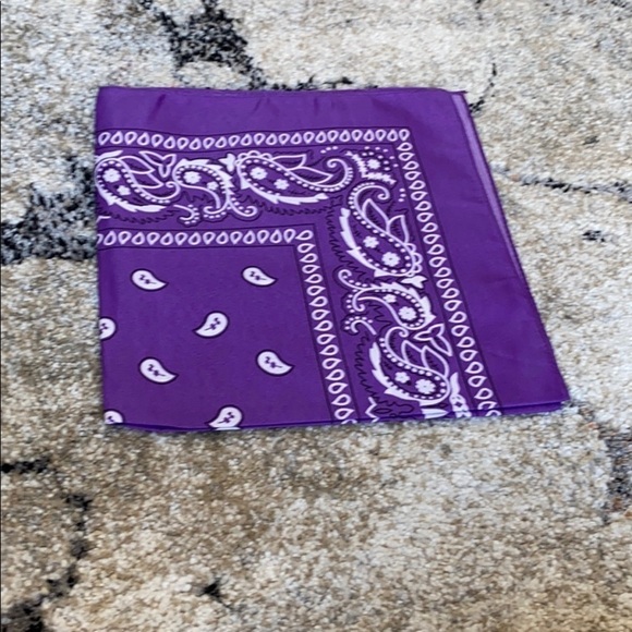 Brand new purple bandanna - Picture 1 of 2